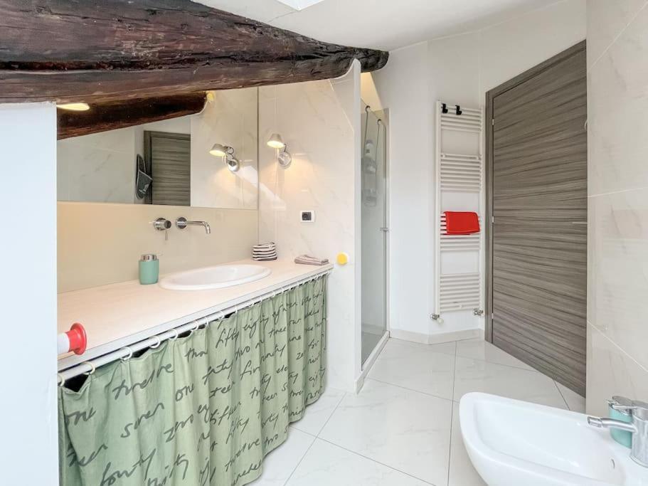 טורינו Cozy Attic In The City Center מראה חיצוני תמונה